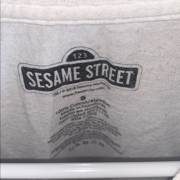 Sesame Street White Cropped Tee- Small - Picture 3 of 3